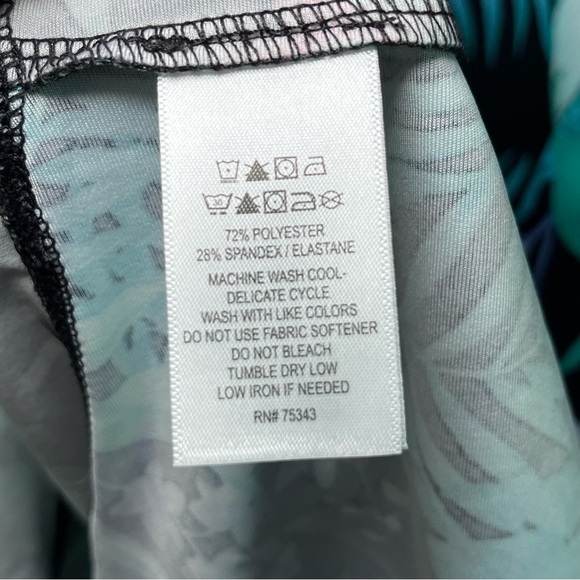 Tommy Bahama Women's XS Tropical Golf Tennis Active Dress With Black Shorts NWT - Picture 9 of 15